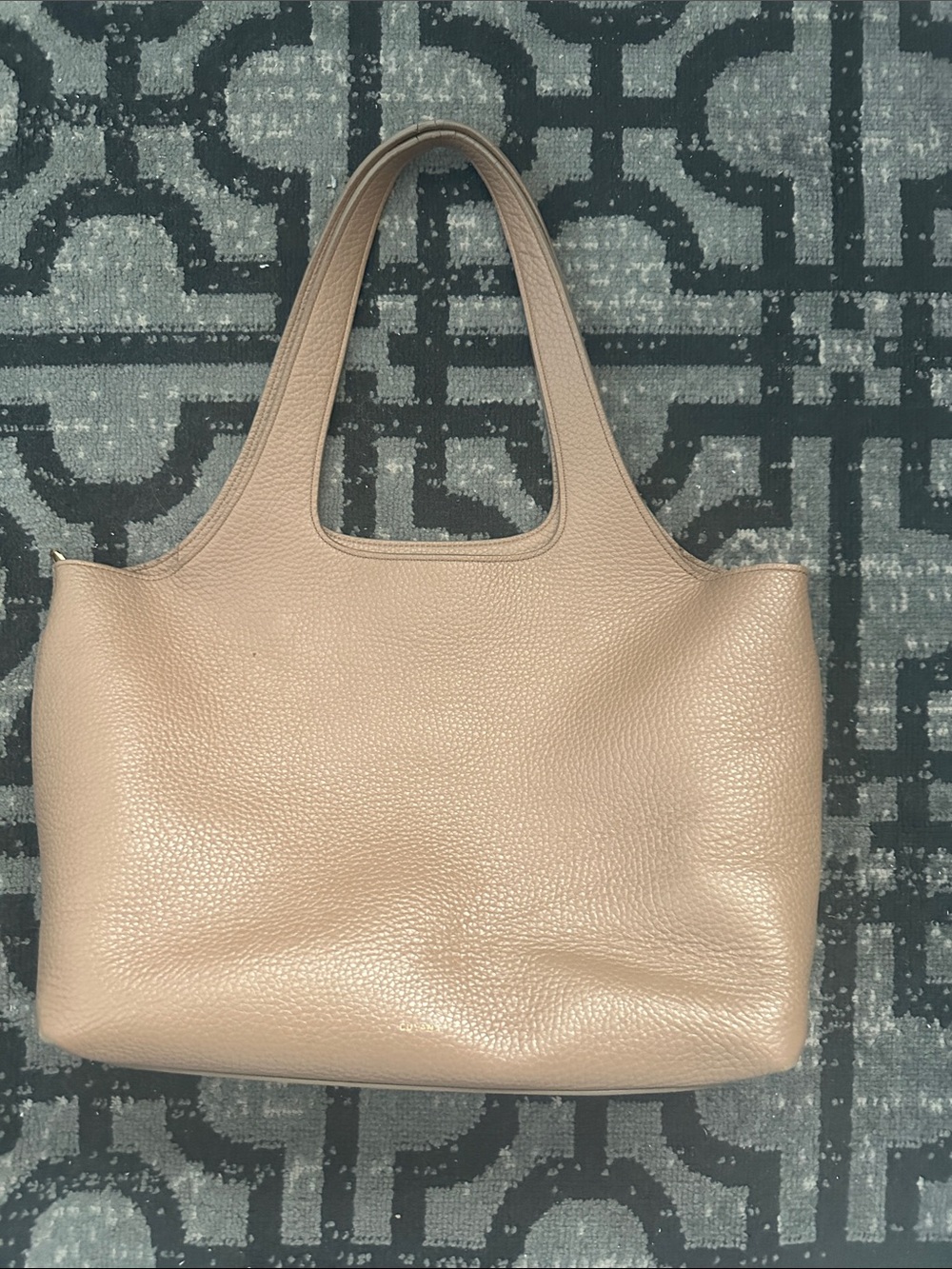 Cuyana Pebbled Leather Shoulder Tote in Light Beige